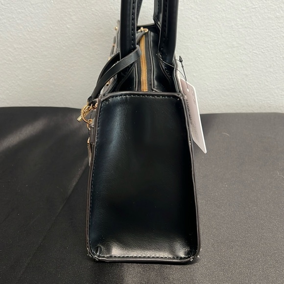 Guess | Classic Bag w/Iconic Logo Bag Charm, Matching Wallet & Dust Bag - Picture 8 of 16